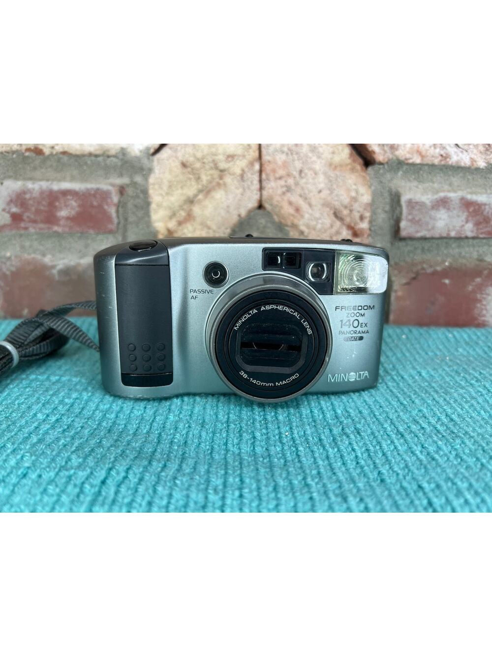 Minolta Freedom zoom 140 Panorama Date 35mm camera